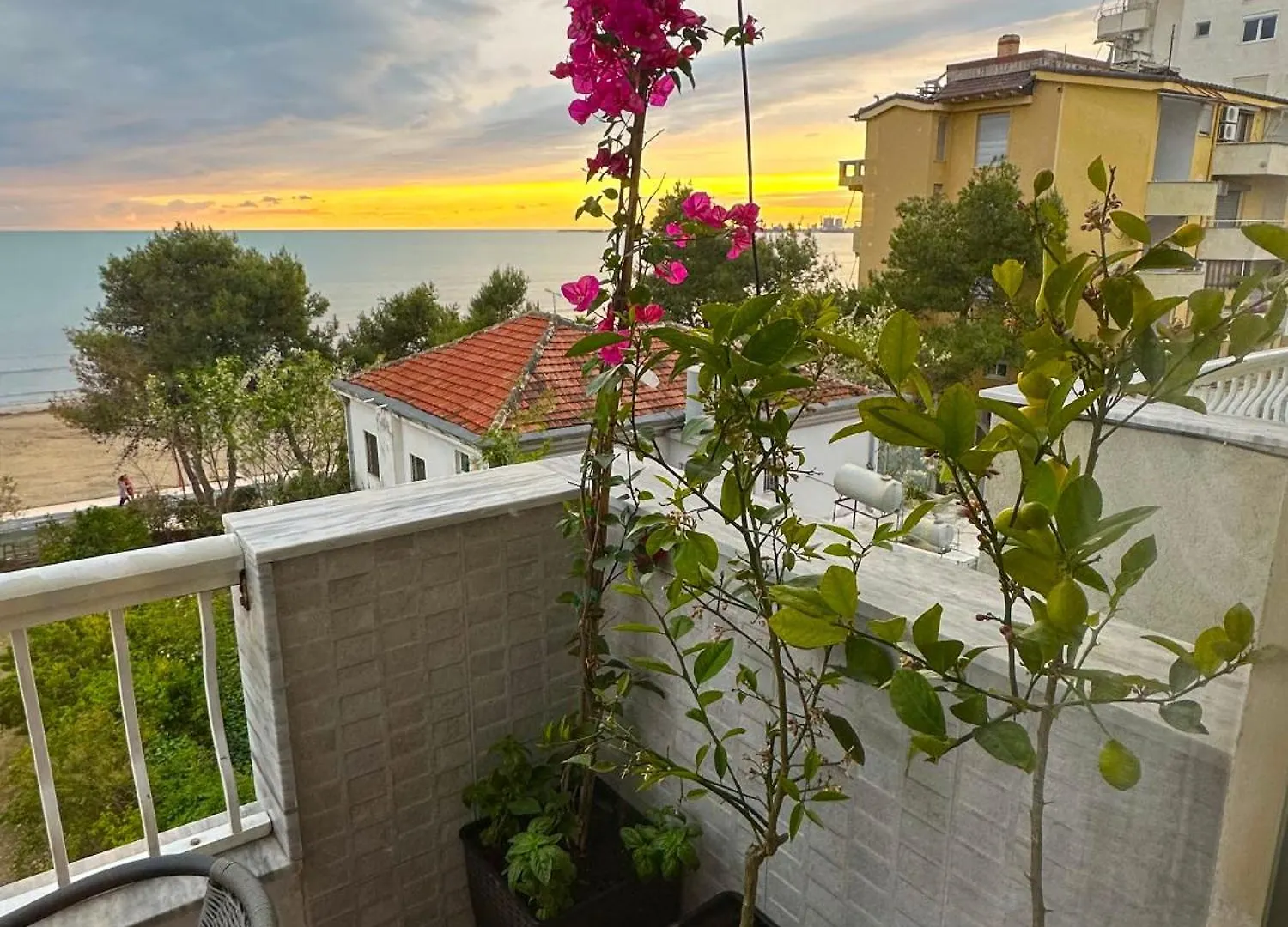 Olgas Sea View Apartment Durres 0*,  Albania